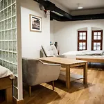 Zamek Piastowski W Raciborzu Apartmanhotel 3*